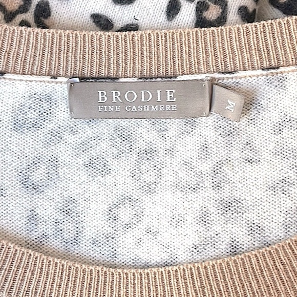 Brodie Animal Print Cashmere Sweater SZ Medium - Picture 4 of 9